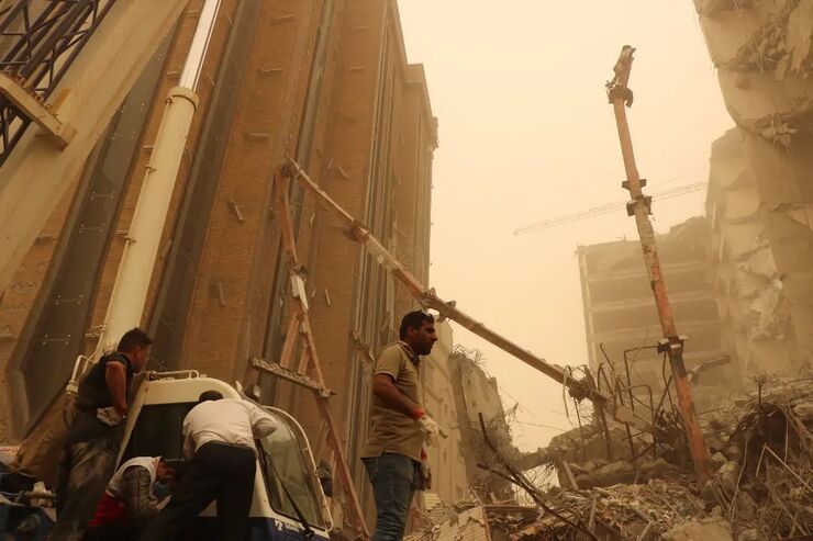 فرماندار آبادان می‌گوید: تعداد جانباختگان حادثه متروپل آبادان به ٢۴ نفر رسیده است.