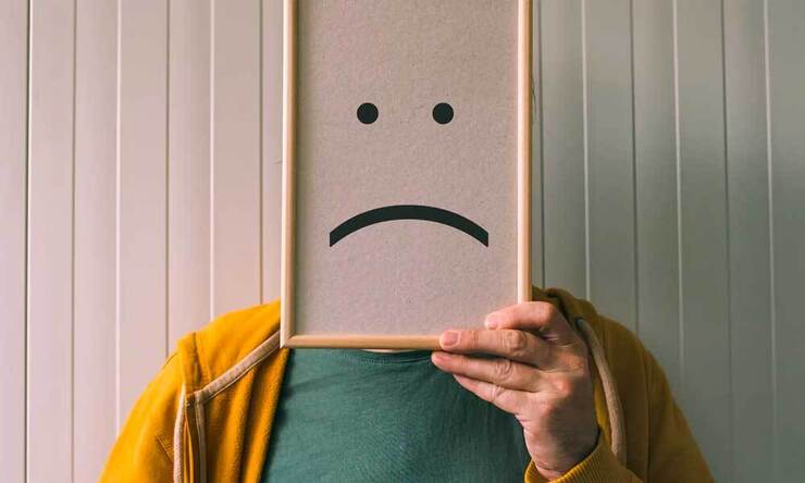 یافته‌های پژوهشگران نشان می‌دهند غده تیروئید و به طور کلی محور هیپوتالاموس-هیپوفیز-تیروئید (HPT) می‌تواند هدف مطلوب ویروس کووید ۱۹ قرار بگیرد و فرد مبتلا را با عوارض طولانی‌مدت و سنگین‌تری از بیماری کرونا روبه‌رو کند.