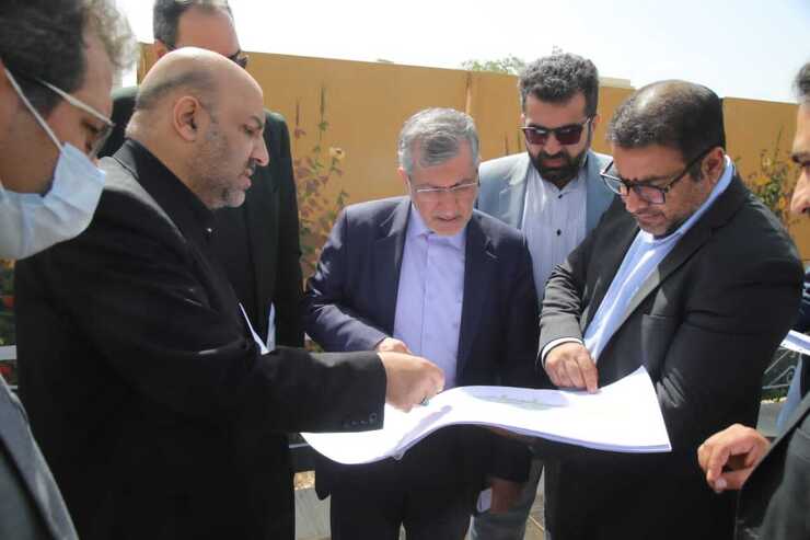 مدیرکل هماهنگی و تعاملات حوزه شهردار مشهد از پروژه‌های سطح منطقه ثامن بازدید کرد.