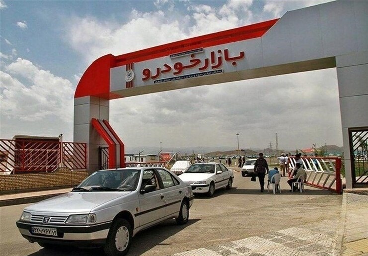  رئیس اتحادیه نمایشگاه داران خودرو می‌گوید: قیمت خودرو از سه شنبه هفته پیش تاکنون بدون تغییر مانده است.