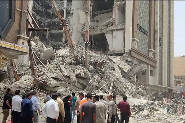 طبق اعلام مسئولان سازمان مدیریت بحران، سازه متروپل بسیار لرزان است و هر لحظه امکان ریزش وجود دارد بنابراین آواربرداری با نهایت دقت و حساسیت درحال انجام است.
