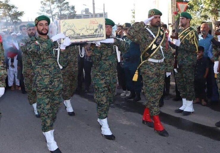مراسم وداع با پیکر مطهر شهید تازه تفحص شده «محمد اسماعیل عرب زوزنی»در خواف برگزار شد.