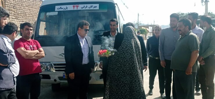 یکی از مصوبات جلسه پیگیری مشکلات حمل‌ونقل عمومی و ایجاد امکان استفاده از ناوگان حمل و نقل عمومی برای مردم دهستان  تبادکان بود که با تاکید و پیگیری محسن داوری، فرماندار مشهد و سازمان اتوبوسرانی این مشکل برطرف و اختصاص مینی‌بوس باعث خوشحالی مردم این منطقه شده است.