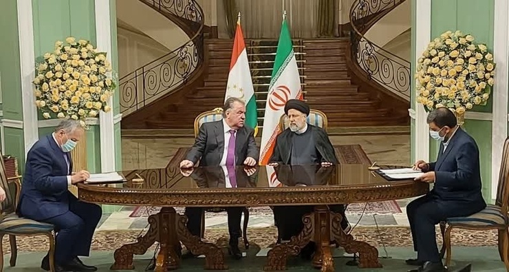 ۱۷ سند همکاری در حوزه‌های مختلف از جمله سیاسی، اقتصادی، تجاری و گردشگری میان ایران و تاجیکستان به امضا رسید.
