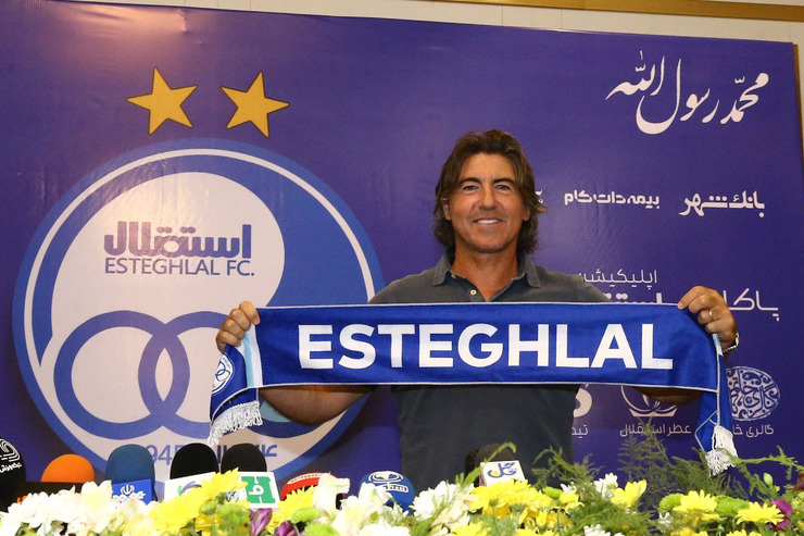 جلسه معارفه ساپینتو، سرمربی جدید استقلال با حضور آجورلو برگزار شد.