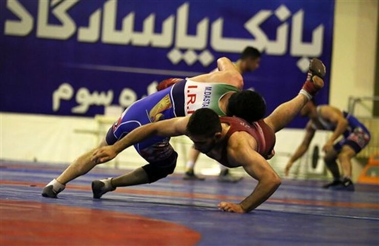 تیم ملی کشتی آزاد جوانان کشورمان صبح امروز تمرینات بدنسازی سنگینی را در مشهد پشت سر گذاشت.