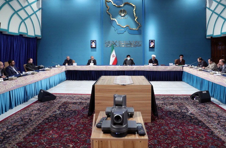 رئیس‌جمهور تعامل کمیسیون اصل ۹۰ با دولت به دلیل پیگیری مهم‌ترین مسائل کشور را موثر دانست و گفت: مسئله‌محوری این کمیسیون نکته خوبی است که در پیگیری مسائل کشور به دولت کمک خواهد کرد.