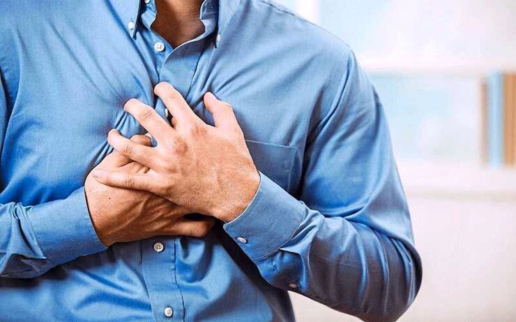 حمله قلبی از اتفاق‌هایی‌ست که برای هرفردی با هر سن و سالی ممکن است رخ دهد، بهتر است با علائم آن آشنا باشید تا اگر کسی را در این موقعیت دیدید بتوانید به او کمک کنید.