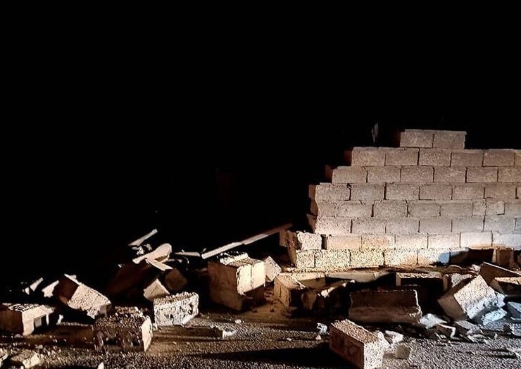 عضو پژوهشگاه زلزله‌شناسی ایران درباره سه زلزله بزرگ بامداد امروز در هرمزگان گفت: احتمال تکرار زلزله در یک‌ماه آینده در هرمزگان وجود دارد، بهتر است روستائیات در چادر‌هایی کنار منازل‌شان مستقر شوند.