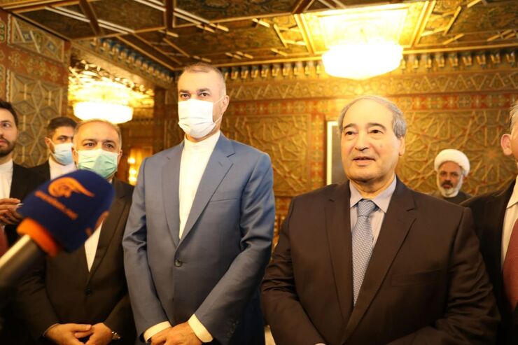 وزیر خارجه ایران در سفر به دمشق مورد استقبال همتای سوری خود قرار گرفت و حمله اخیر رژیم صهیونیستی به غرب سوریه را محکوم کرد.