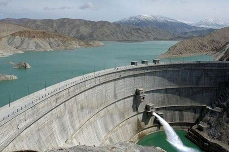 آمار دفتر اطلاعات و داده‌های آب کشور نشان می‌دهد، با سپری شدن ۲۸۳ روز از سال آبی جاری (از ابتدای مهرماه ۱۴۰۰ تا تا ۱۱ تیرماه ۱۴۰۱) میزان کل حجم آب در مخازن سدهای کشور به حدود ۲۵.۰۷ میلیارد مترمکعب رسیده که نسبت به مدت مشابه سال آبی قبل ۴ درصد کاهش داشته است.