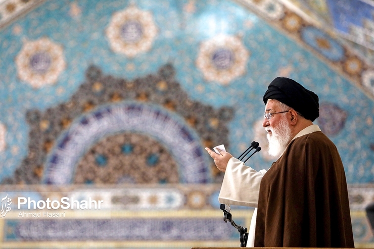 امام جمعه مشهد و نماینده ولی فقیه در خراسان رضوی گفت: روحانیون جهادگر عرصه کرونا ثابت کردند که نوکری امام زمان (عج) در هرشکلی اجرا شدنی است و در ساحت مقدس امام زمان (عج) از هیچ خسارتی باک ندارند تا مومنان و علاقه‌مندان به امام زمان (عج) با حفظ حرمت اسلامی در ایام کرونا به خاک سپرده شوند.