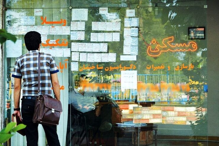 عده‌ای از سودجویان شغلی را با هماهنگی صاحب‌خانه‌ها طراحی کردند تا بتوانند پول بیشتری از مستأجران دریافت کنند. آن‌ها با هماهنگی مالکان اقدام به جعل مدارک می‌کنند و باعث افزایش اجاره‌بها می‌شوند.