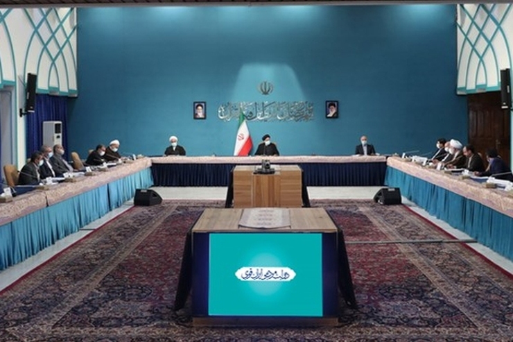 رئیس جمهور ترویج فساد در جامعه اسلامی و انقلابی را اقدامی سازمان یافته و برنامه ریزی شده دانست که با هدف تضعیف و تخریب پایگاه معنوی و ارزش‌های دینی با سرمایه گذاری کلان استکبار و دشمنان ملت ایران صورت می‌گیرد.
