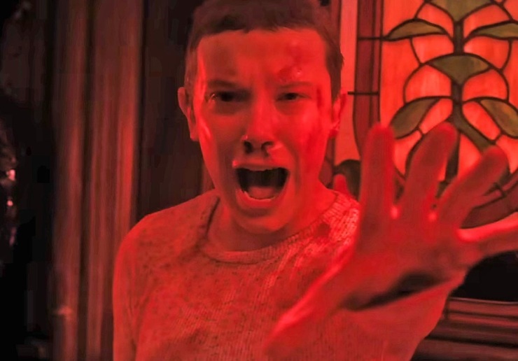 میلی بابی براون، بازیگر نقش «الون» در سریال  Stranger Things، گویا از بزرگی حمعیت بازیگران این سریال خوشحال نیست. او در مصاحبه‌ای پیش از انتشار فصل چهارم، به طعنه گفت: برادران دافر از کشتن شخصیت‌ها می‌ترسند. حالا سازندگان «چیزهای عجیب» به صحبت‌های او پاسخ‌ داده‌اند.