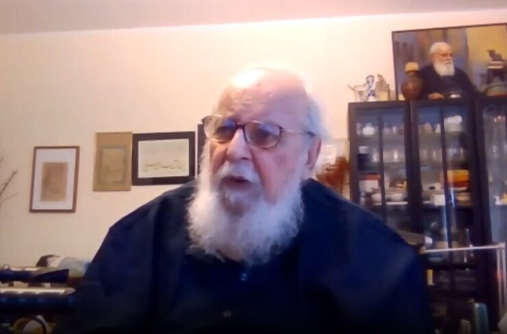 علی دهباشی، مدیر مسئول مجله بخارا با تایید این خبر گفت که این شاعر اکنون (جمعه، ۱۷ تیر ۱۴۰۱) در بیمارستانی در آلمان (محل زندگی‌اش) بستری است.