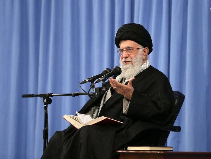 در بخشی از پیام رهبر انقلاب اسلامی به حجّاج بیت‌الله‌الحرام آمده است: جهان اسلام مملوّ از جوانان پُرانگیزه و بانشاط است.