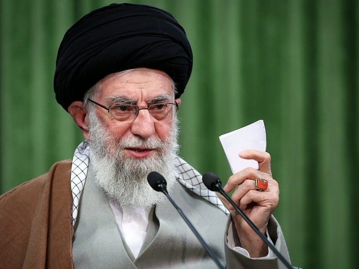 حضرت آیت‌الله خامنه‌ای فروردین ۱۳۹۶ در بازدید از نمایشگاه آثار هنری و اسناد تاریخی مرتبط با واقعه مسجد گوهرشاد که در حرم مطهر رضوی برگزار شده بود، در جمع برگزارکنندگان این نمایشگاه سخنرانی کردند. آنچه می‌خوانید مشروح این سخنان است