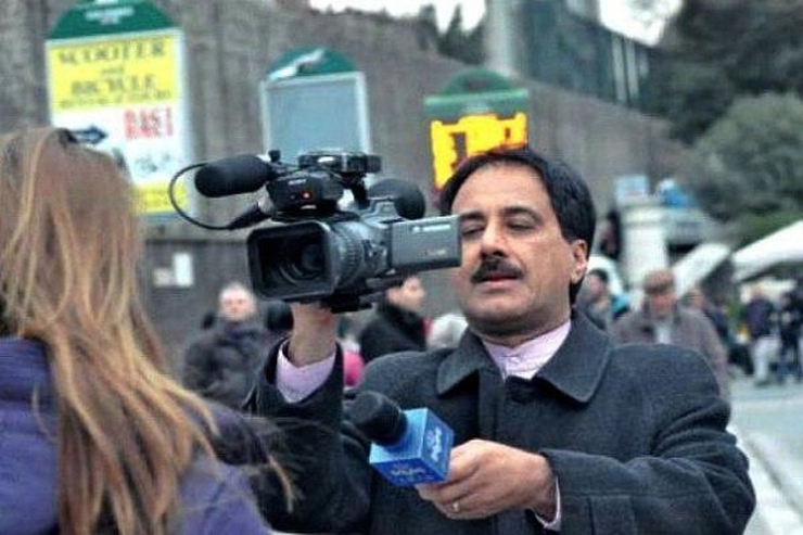 حمید معصومی نژاد در گفتگویی از شرایط سختش در رم گلایه کرد و گفت: بنده به عنوان خبرنگار آزاد فارسی زبان صداوسیما حقوق ثابت ندارم و براساس گزارش‌هایی که به صداوسیما ارسال می‌کنم دستمزد می‌گیرم؛ این در حالی است که در بخش برون مرزی خبرنگاران آن برای یک گزارش هفت برابر ما حقوق می گیرند.