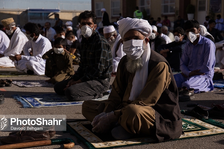صبح امروز شمار زیادی از مهاجران افغانستانی در نعمت‌آباد تهران نماز عید سعید قربان را اقامه کردند.