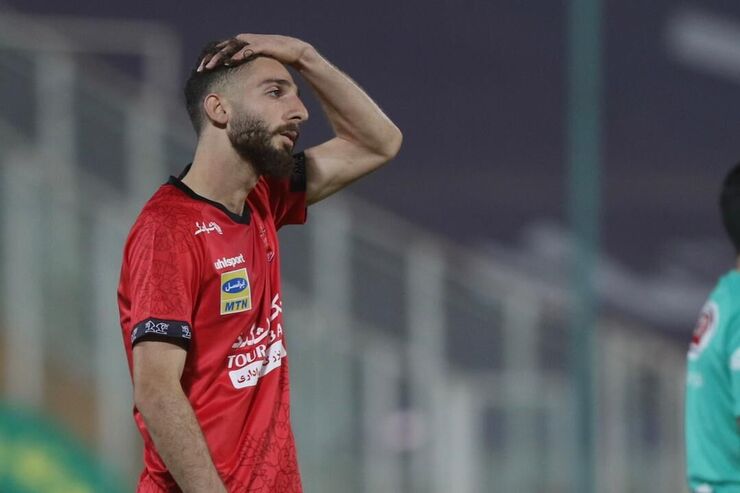 مهاجم پرسپولیس با وجود حضور در تمرینات تیمش، همچنان زیر نظر پرتغالی‌ها قرار دارد.