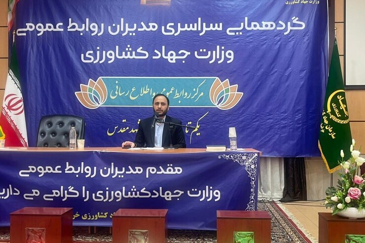 علی بهادری جهرمی گفت: سفره مردم جز دغدغه‌های دولت است. باید حواسمان باشد کجای میدان جنگ با دشمن قرار گرفته ایم. یک روزی صحنه نبرد ما جنگ نظامی بود، اما امروز این صحنه فرق کرده است.
