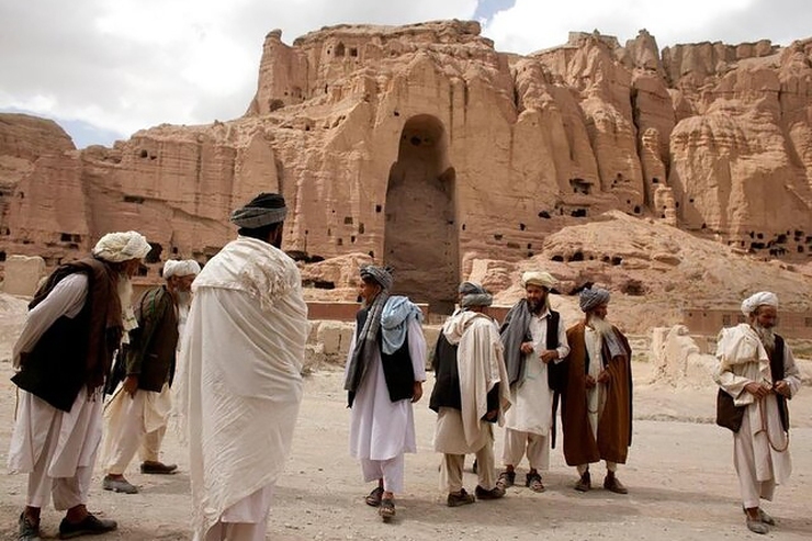 منابع طالبان اعلام کردند که در برخی مناطق افغانستان از جمله ولایت بغلان، حفاری غیرمجاز آثار باستانی ارزشمند این مناطق ادامه دارد و واحدی برات حفاظت از میراث فرهنگی تشکیل شده است.