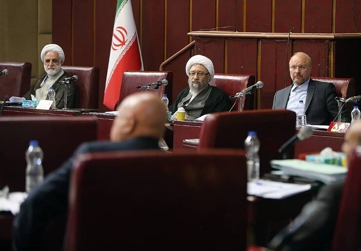 مجمع تشخیص مصلحت نظام در جلسه‌ای فوق العاده که به ریاست آیت‌الله آملی لاریجانی برگزار شد، بررسی بند‌هایی از سیاست‌های کلی برنامه هفتم توسعه کشور پرداخت.