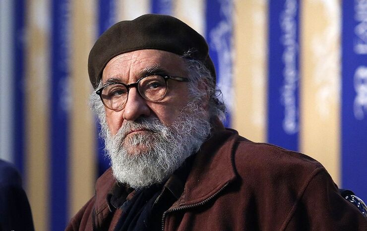 داریوش ارجمند معتقد است تلویزیون در حال حاضر آنطور که باید باشد نیست.