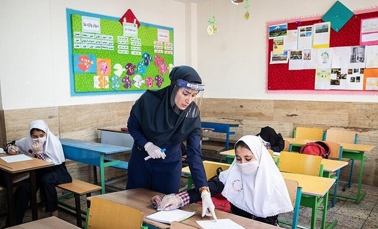برخی مدارس غیردولتی با ادعا‌های گوناگون سعی در جذب والدین و توجیه شهریه گران خود دارند.