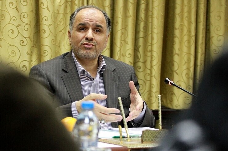 وزیر دادگستری گفت: اگر مشاور املاکی بعد از ابلاغ مصوبه خدمات مشاوره‌ای، بیش از نرخ اعلامی دریافت کند، مرتکب گران‌فروشی شده است و تعزیرات با او برخورد می‌کند.