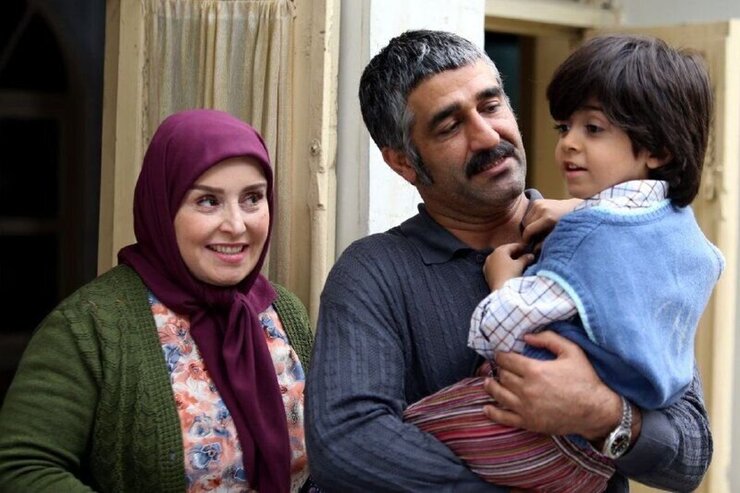 فصل دوم سریال «زیرخاکی» با بازی پژمان جمشیدی و ژاله صامتی از شبکه افق بازپخش می‌شود.
