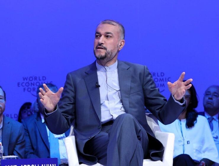 در تماس تلفنی حسین امیرعبداللهیان وزیر امور خارجه کشورمان و دمیتری کولبا وزیر امور خارجه اوکراین، طرفین در مورد روابط دوجانبه و برخی موضوعات منطقه ای و بین المللی از جمله بحران اوکراین گفت‌وگو و تبادل نظر کردند.
