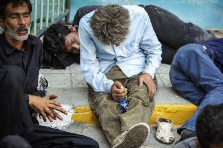 در ماه های اخیر ممنوعیت کشت خشخاش در افغانستان و همچنین صحبت های مطرح شده درباره تاثیر تریاک در درمان کرونا باعث گران‌شدن آن در ایران شده است.