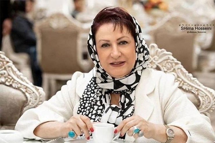 این بازیگر تلویزیون در لایو اینستاگرام از تجربه زندگی خود در کانادا و سختی‌های آن تعریف میکند.