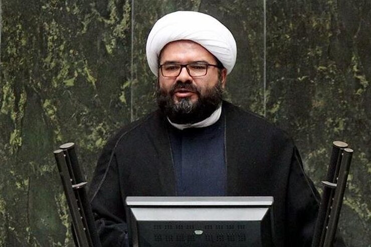 نماینده مردم کاشمر در مجلس با تأکید بر ضرورت اجرای دقیق و کامل قوانین توسط دولت گفت: دولت باید آیین‌نامه‌های اجرایی قوانین را تدوین کند، اما حق ندارد در اجرای قوانین دخالت کند.