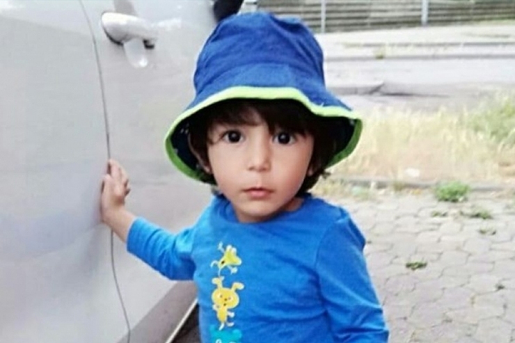 دبیر ستاد حقوق بشر جمهوری اسلامی ایران، از جدا کردن یک فرزند ایرانی از والدینش از سوی دولت دانمارک، علیرغم مخالفت پدر و مادرش، انتقاد کرد و گفت: دانمارک هرچه سریع‌تر این کودک ایرانی را به خانواده‌اش بازگرداند.