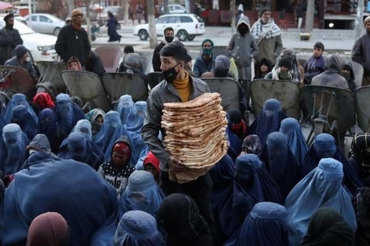 موسسات خیریه هشدار داده‌اند که وضعیت در افغانستان در شش ماه آینده به دلیل کمبود مواد غذایی، خشکسالی و بیماری‌های مسری بدتر خواهد شد.