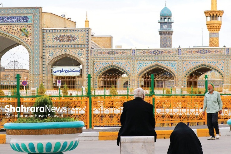 فرهنگ میزبانی یک محتوا دارد و یک صورت. صورت یا شکل یعنی قصدمان برای رفتار خوب با زائر را به شکل استانداردی بروز بدهیم تا مورد سوءبرداشت واقع نشود. محتوای فرهنگ میزبانی نیز به معنای این است که زائر را تکریم کنیم و با او رفتار نیک داشته باشیم.