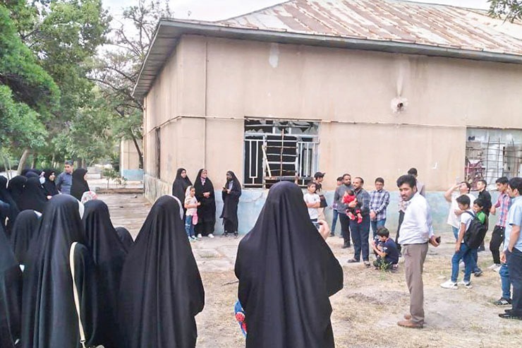 چند روزی از بازگشایی بخش‌هایی از پادگان می‌گذرد. شهرداری مشهد به دنبال درخواست‌های مردمی، شروع به برگزاری تور‌های گردشگری و هویتی برای بازدید از پادگان لشکر ۷۷ کرده است. علاقه‌مندان به شرکت در این تور‌ها می‌توانند با شماره ۱۳۷ تماس بگیرند و با هماهنگی، از این مجموعه بازدید کنند.
