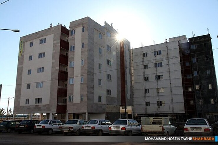 با تصویب قانون افزایش اجاره‌بها تا سقف ۲۰ درصد در مشهد، بنگاه‌های املاک و موجران موظف‌اند این قانون را از امروز ۷ تیر ۱۴۰۱ اجرا و در قرارداد‌های تمدید ملک، برای مستأجران لحاظ کنند.