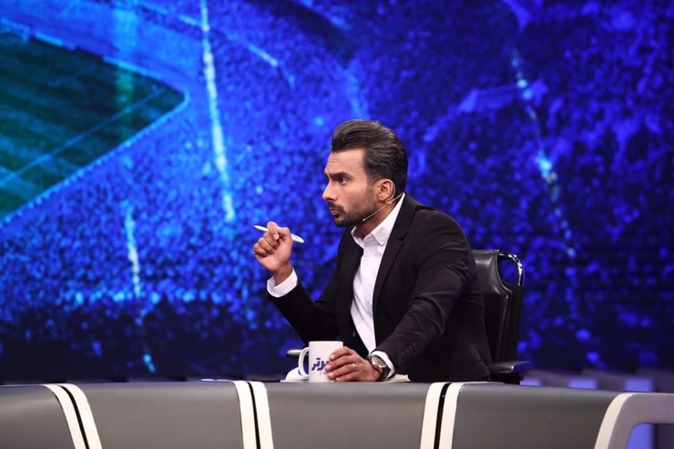 مدیرعامل گل گهر در برنامه فوتبال برتر محمدحسین میثاقی را به اشتباه عادل فردوسی پور خطاب کرد.
