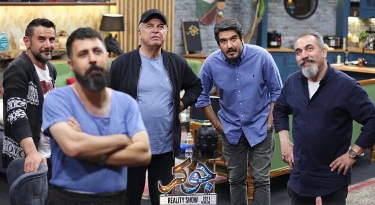 سازندگان برنامه «جوکر» ضمن عذرخواهی از افرادی که با دیدن صحنه‌ای از این برنامه احیانا مکدر شده‌اند، اعلام کرد، نسخه نهایی اصلاح و با حذف آن نما، مجددا در پلتفرم پخش‌کننده بارگذاری شده است.