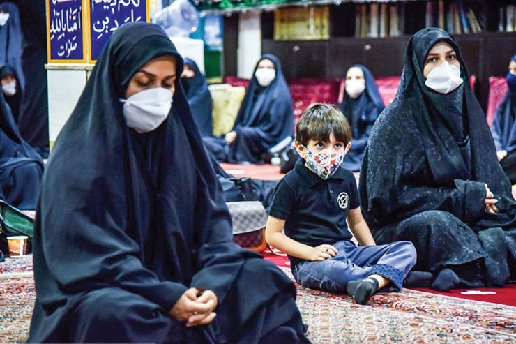 خانم‌ها که در همه دوران‌های حساس زندگی یکی از ارکان اصلی تربیت فرزند و حمایت از همسر می‌شوند و نقش‌های بزرگی را در وقایع مهمی مانند عزاداری‌های محرم رقم زده‌اند، با برپایی جلسات خانگی قصد دارند روحیه مذهبی خود را تقویت کنند و آن را به نسل پس از خود انتقال بدهند.