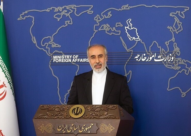 سخنگوی وزارت امور خارجه با واکنش نسبت به اعمال تحریم‌های جدید توسط آمریکا نوشت: «جمهوری اسلامی ایران در برابر اصرار کاخ سفید به تداوم اعمال تحریم‌ها، واکنش قاطع و محکم و فوری نشان خواهد داد.»