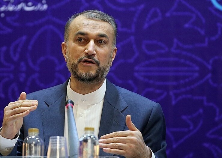 وزیر امور خارجه گفت: مقامات هیات حاکمه در افغانستان قول داده اند نسبت به تخصیص حقابه ایران از رودخانه هیرمند اقدام کنند و به زودی نیز تیم فنی از وزارت نیرو به منظور پیگیری جدی مسائل عازم کشور افغانستان می‌شود.