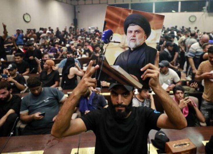 سخنگوی رهبر جریان صدر در شبکه‌های اجتماعی خبر داد که تا ۷۲ ساعت آینده، آشوبگران حامی جریان صدر از پارلمان عراق خارج خواهند شد.