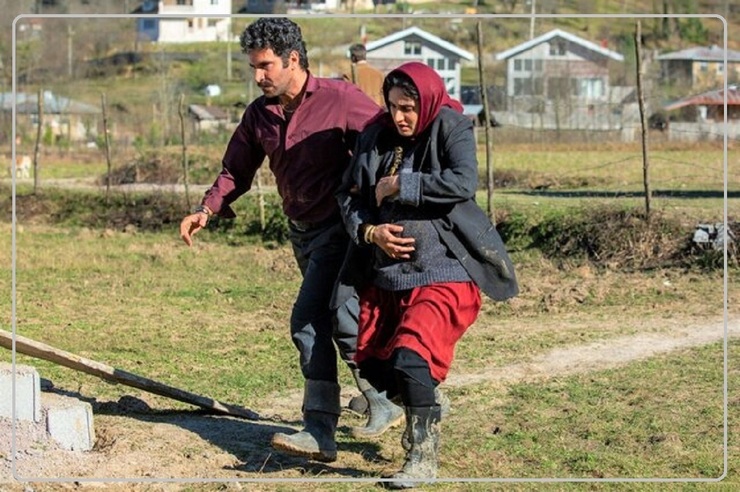 در شرایطی که اکران فیلم‌های کمدی در سینما‌ها همزمان با آغاز ماه محرم به طور موقت متوقف شده نیز فیلم اجتماعی «تی‌تی» به کارگردانی آیدا پناهنده با فروش ۲ میلیارد و ۵۰۰ میلیون تومانی در صدر فروش هفته قرار گرفته است.
