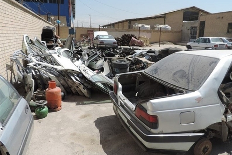 سخنگوی فراجا از سرقت ۲۰ هزار دستگاه خودرو در ۴ ماهه ابتدایی سال ۱۴۰۱ خبر داد و گفت: متاسفانه بالغ بر ۹۰ درصد این محصولات ساخت داخل بوده است.