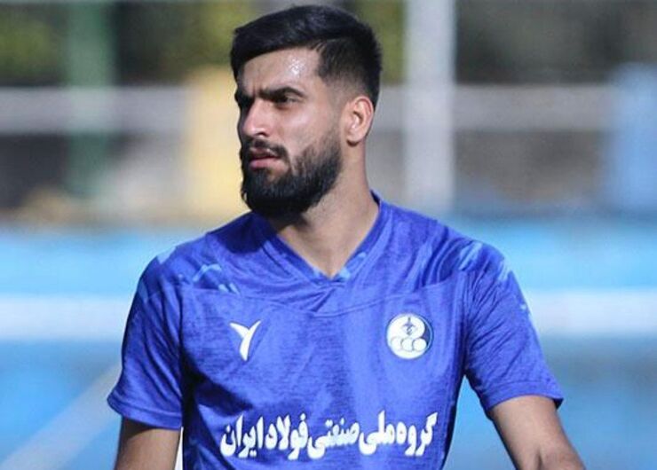 سید محمد حسینی، مدافع جوان فصل پیش تیم هوادار تهران به شدت مورد توجه ساپینتو، سرمربی استقلال قرار گرفته و هیچ بعید نیست در بازی با سپاهان یکی از نفرات اصلی تیمش باشد.